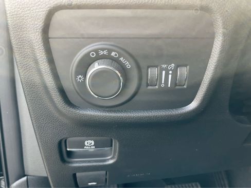 New 2025 Jeep Grand Cherokee Laredo w/ Luxury Tech Group I image 18