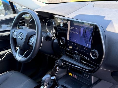 Used 2023 Lexus NX 250 FWD image 11