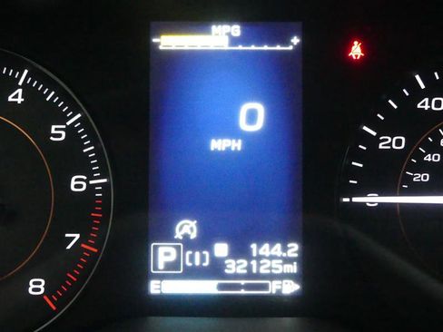 Used 2023 Subaru Crosstrek 2.0i Premium image 32