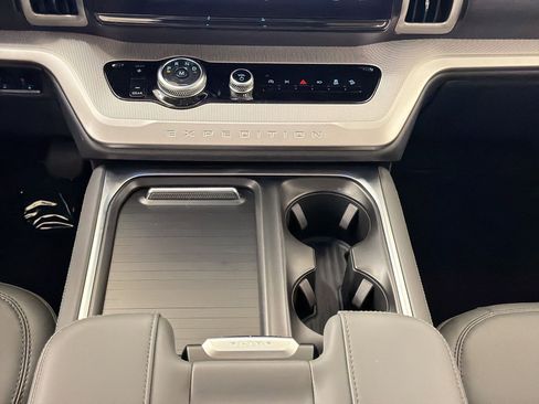 New 2026 Ford Expedition Active AWD/4WD image 24