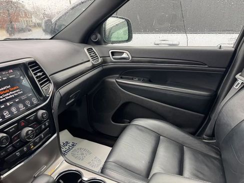 Used 2019 Jeep Grand Cherokee Limited image 9