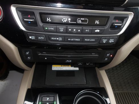 Used 2021 Honda Pilot Elite image 22