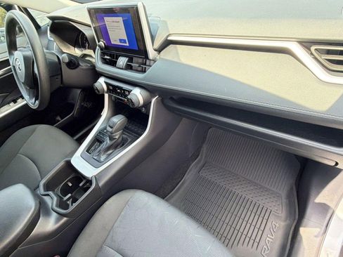 Certified 2025 Toyota RAV4 XLE image 34