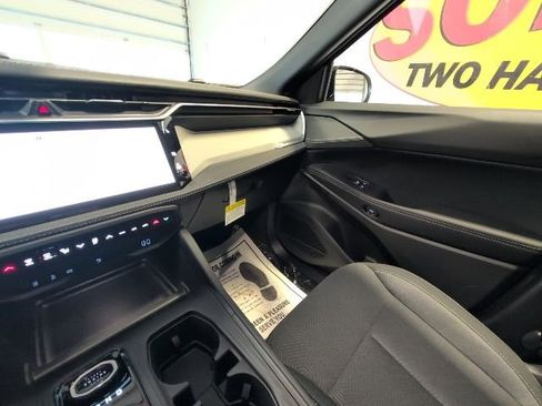 New 2026 Jeep Cherokee Laredo AWD/4WD image 25