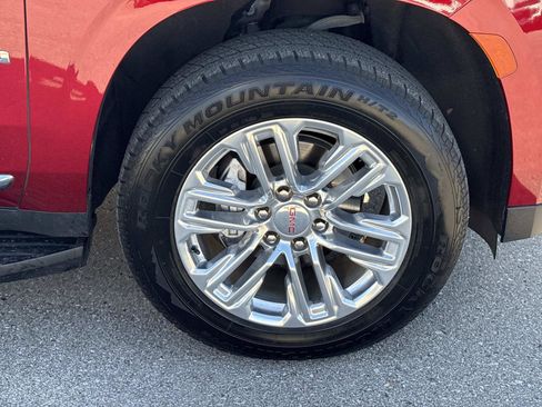 Certified 2023 GMC Yukon XL SLT w/ SLT Premium Package image 10