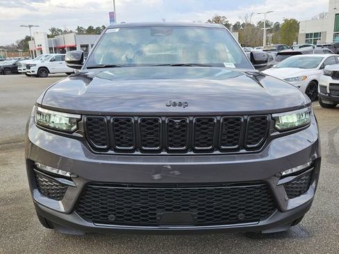 New 2025 Jeep Grand Cherokee Limited w/ Luxury Tech Group II RWD image 2