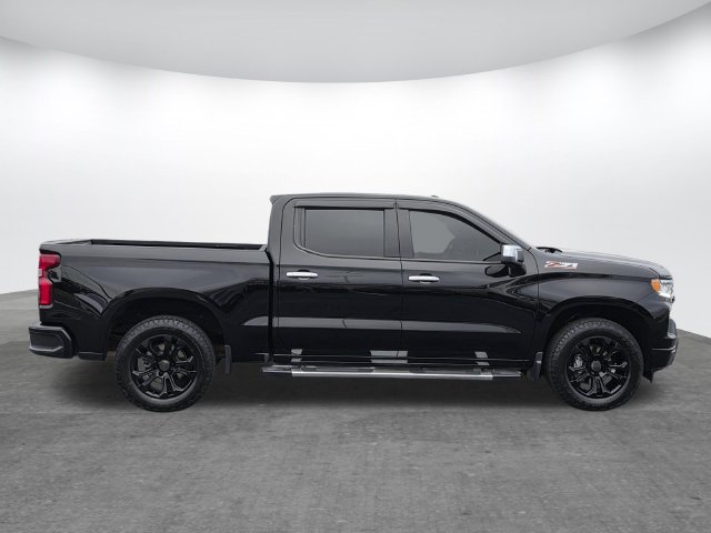 Used 2022 Chevrolet Silverado 1500 LTZ AWD/4WD image 3