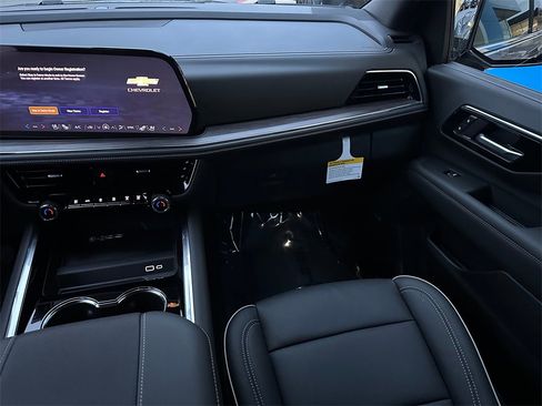 New 2026 Chevrolet Suburban Premier image 19