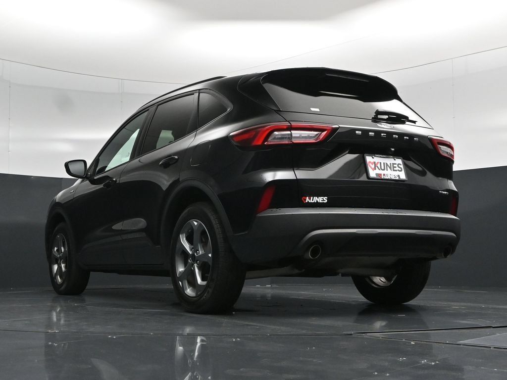 Certified 2025 Ford Escape ST-Line Select AWD/4WD image 49
