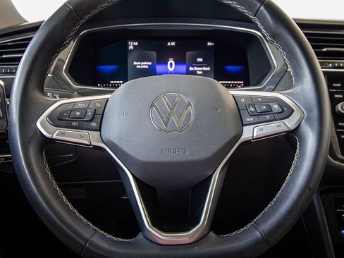 Used 2022 Volkswagen Tiguan SE w/ Panoramic Sunroof Package image 33