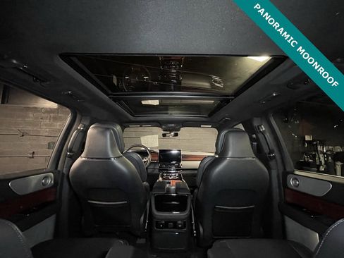 Used 2024 Lincoln Navigator Reserve image 4