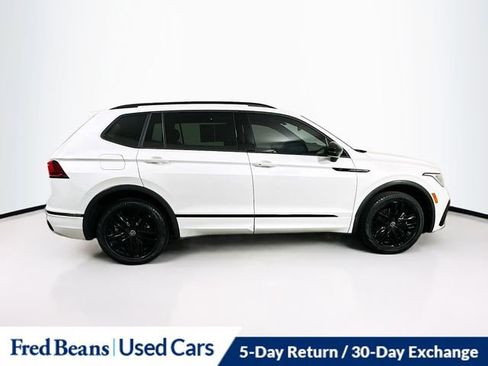 Used 2022 Volkswagen Tiguan SE R-Line image 8