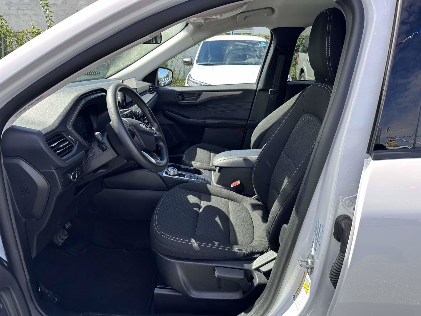 Used 2025 Ford Escape Active AWD/4WD image 12
