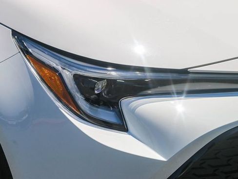 Used 2025 Toyota Corolla SE w/ SE Package FWD image 6