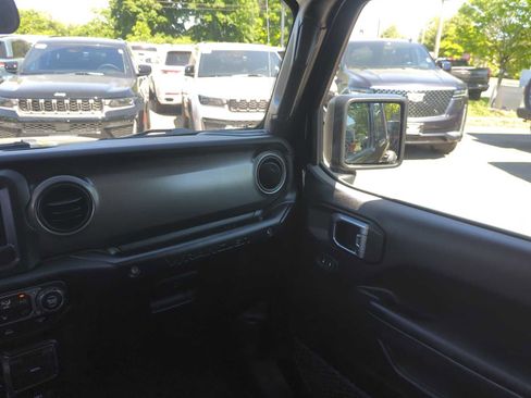 Used 2023 Jeep Wrangler Unlimited w/ Cold Weather Group AWD/4WD image 29