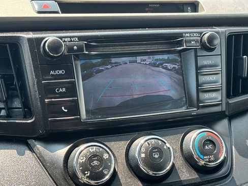 Used 2016 Toyota RAV4 LE AWD/4WD image 23