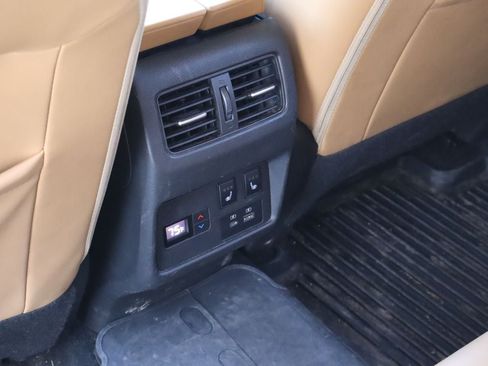 Used 2021 Nissan Rogue Platinum FWD image 19