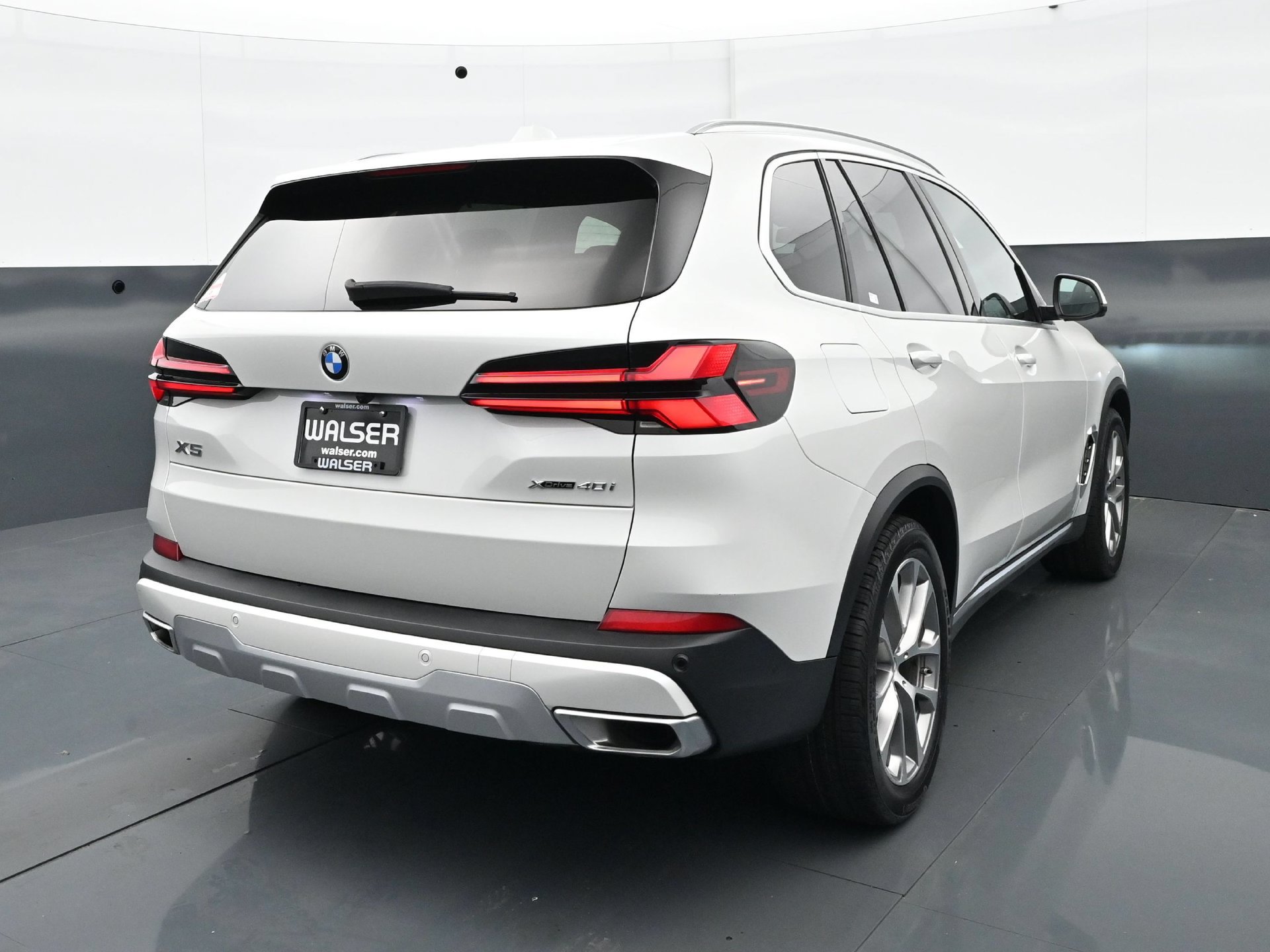 Used 2024 BMW X5 xDrive40i AWD/4WD image 6
