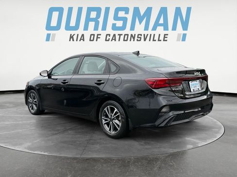 Used 2023 Kia Forte LXS w/ LXS Technology Package image 4