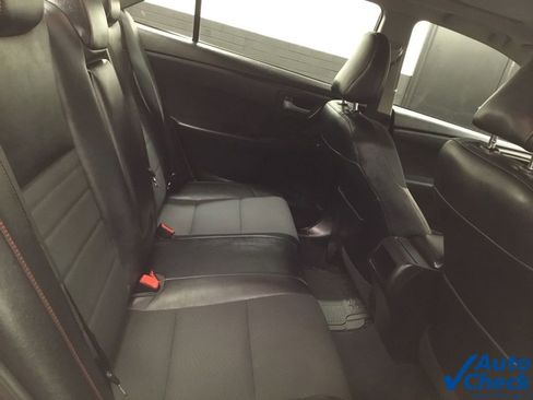 Used 2017 Toyota Camry SE w/ Moonroof Package image 32