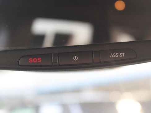 Used 2018 Jeep Grand Cherokee Overland RWD image 28