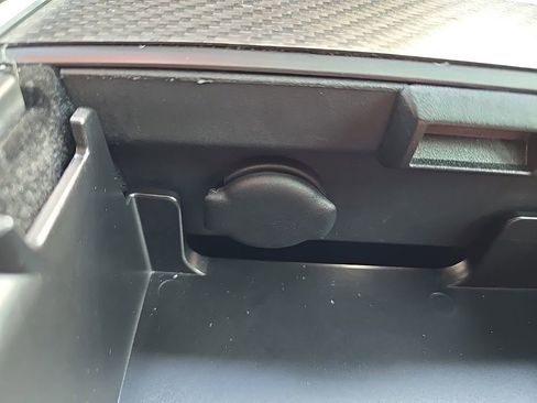 Used 2021 Tesla Model Y Long Range image 35