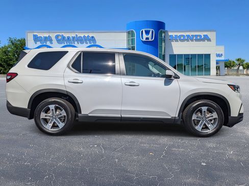 New 2025 Honda Pilot EX-L image 3