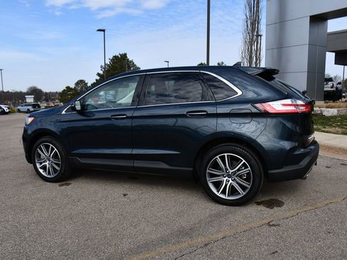 Used 2022 Ford Edge Titanium w/ Class II Trailer Tow Package image 3