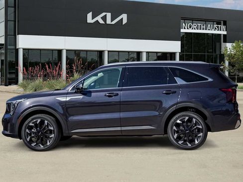 Certified 2025 Kia Sorento EX w/ Panoramic Sunroof Package image 3