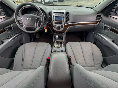 Used 2012 Hyundai Santa Fe GLS FWD image 2