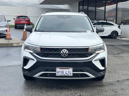 Certified 2022 Volkswagen Taos S image 4