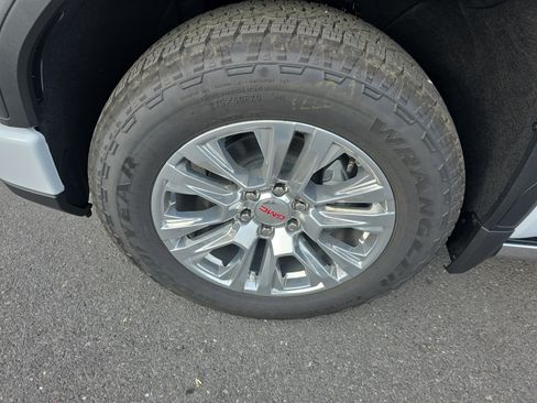 New 2026 GMC Sierra 1500 Denali w/ Technology Package image 10