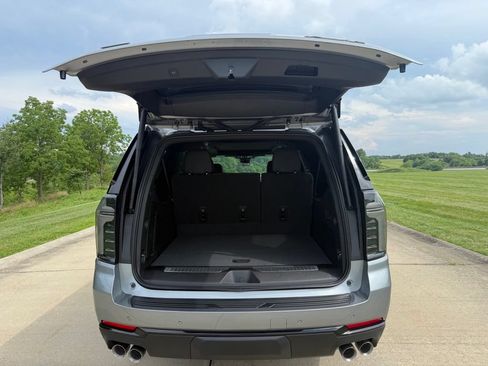 New 2026 Chevrolet Suburban RST w/ Advanced Technology Package AWD/4WD image 5