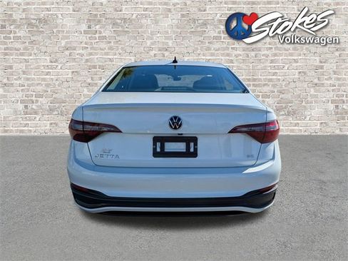Certified 2023 Volkswagen Jetta SE image 4