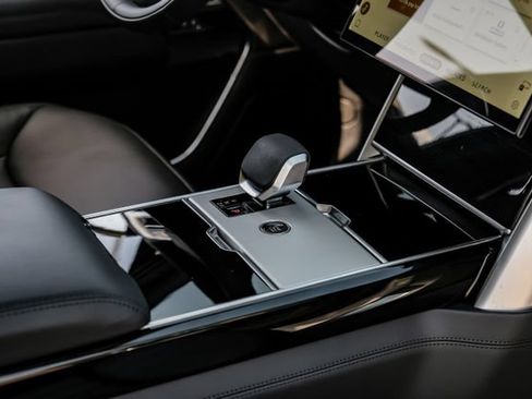 New 2026 Land Rover Range Rover SE AWD/4WD image 32