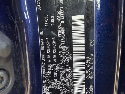 Used 2021 Toyota Highlander XLE AWD/4WD image 20