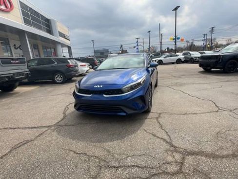 Certified 2024 Kia Forte LXS w/ LXS Technology Package image 3