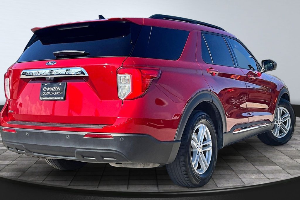Used 2024 Ford Explorer XLT RWD image 7