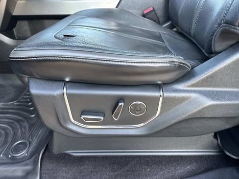 Used 2015 Ford F150 Platinum w/ Equipment Group 701A Luxury image 19