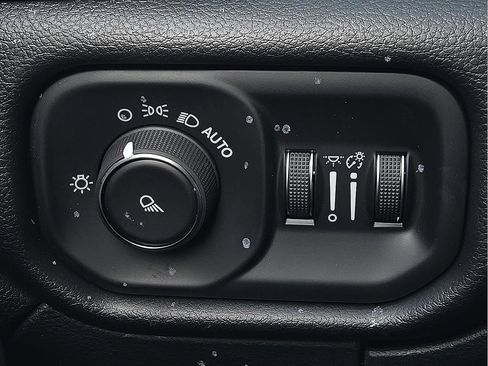 Used 2019 RAM 2500 Tradesman image 17