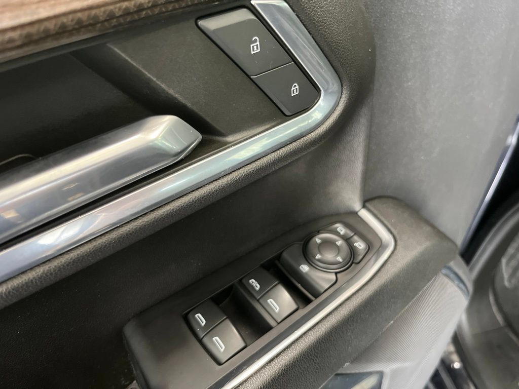 Used 2023 Chevrolet Silverado 1500 LT w/ Protection Package RWD image 4