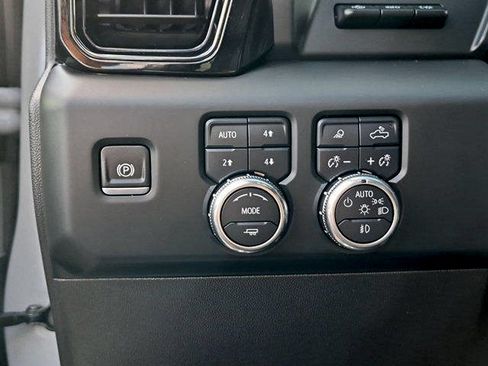 Certified 2024 GMC Sierra 1500 AT4 w/ Technology Package AWD/4WD image 18