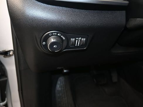 Used 2024 Jeep Compass Latitude AWD/4WD image 12