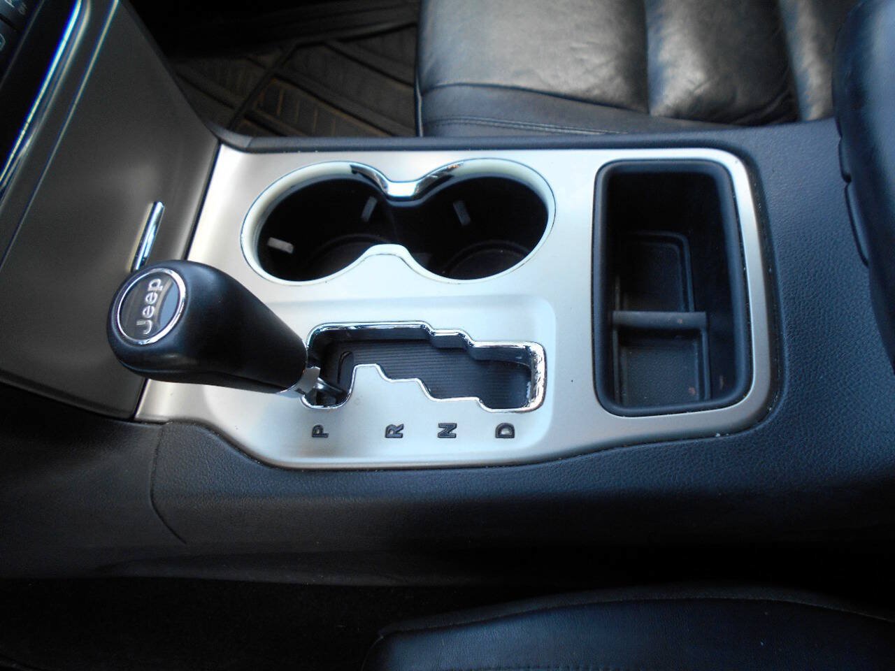 Used 2013 Jeep Grand Cherokee Laredo AWD/4WD image 13