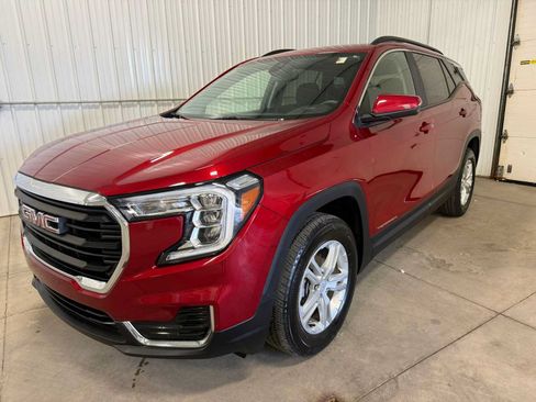 Used 2023 GMC Terrain SLE w/ Driver Convenience Package AWD/4WD image 1