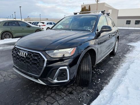 Used 2023 Audi Q5 2.0T Premium w/ Convenience Package image 3