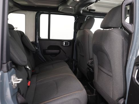 Used 2024 Jeep Wrangler Unlimited AWD/4WD image 13