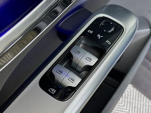 Certified 2025 Mercedes-Benz GLC 300 4MATIC image 18