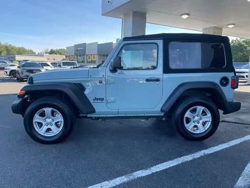 Used 2023 Jeep Wrangler Sport AWD/4WD image 6