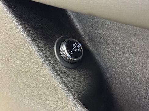 Used 2024 Cadillac XT6 Luxury w/ LPO, Floor Liner Package FWD image 12